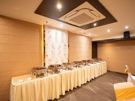 Hotel Emerald Inn Bhopal Exterior photo